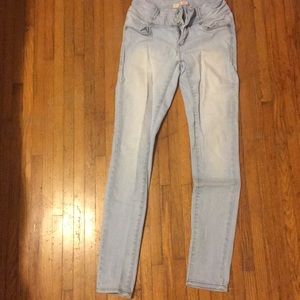 Light wash skinny jeans